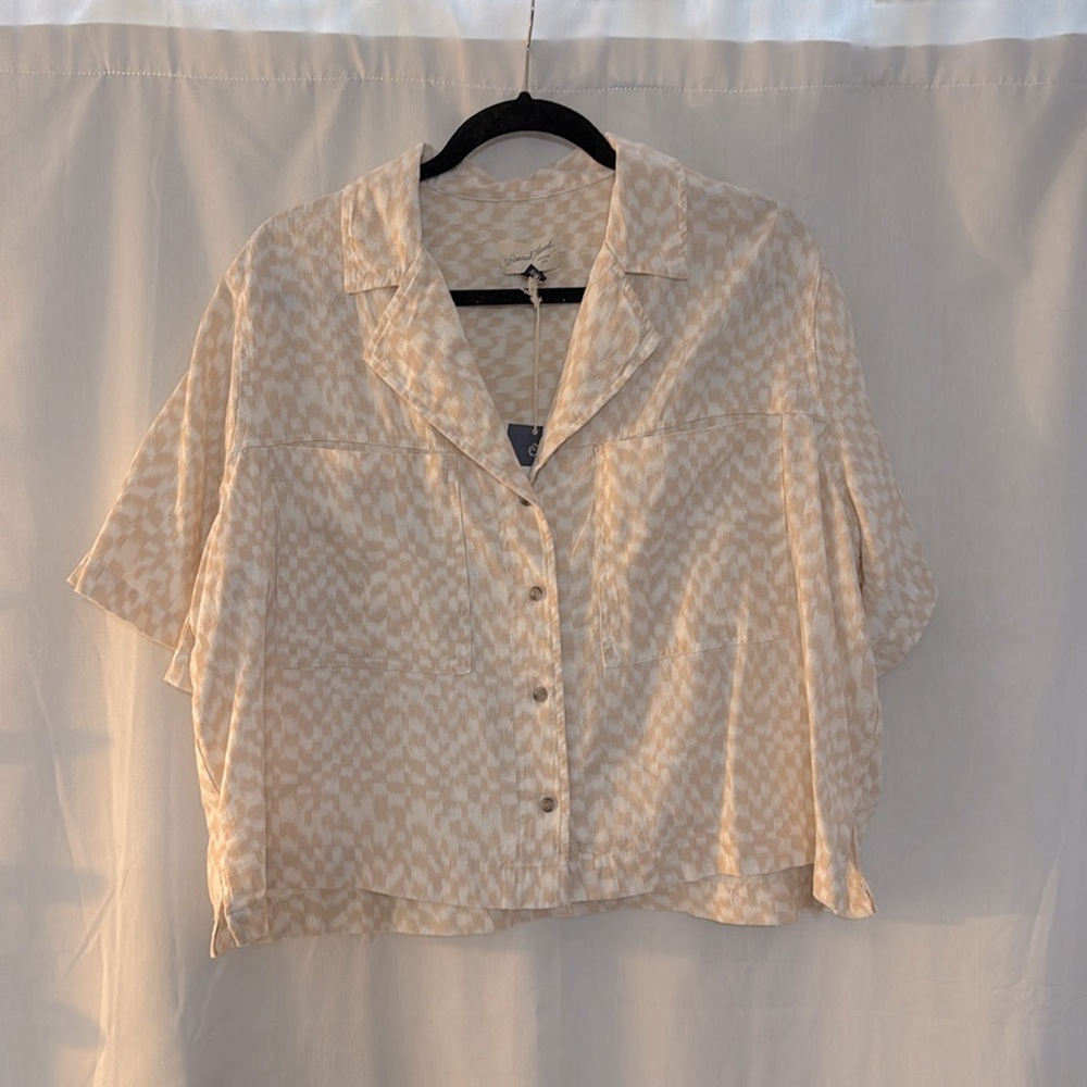 Orange & White Cropped Short Sleeve Top. Universal Thread Size XL. New with Tags
